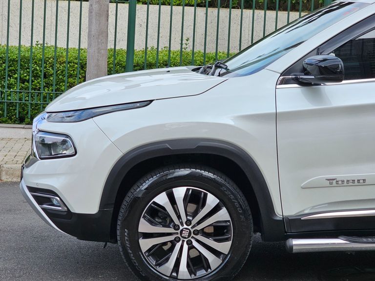 Fiat Toro Volcano 1.3 T270 4x2 Flex Aut.