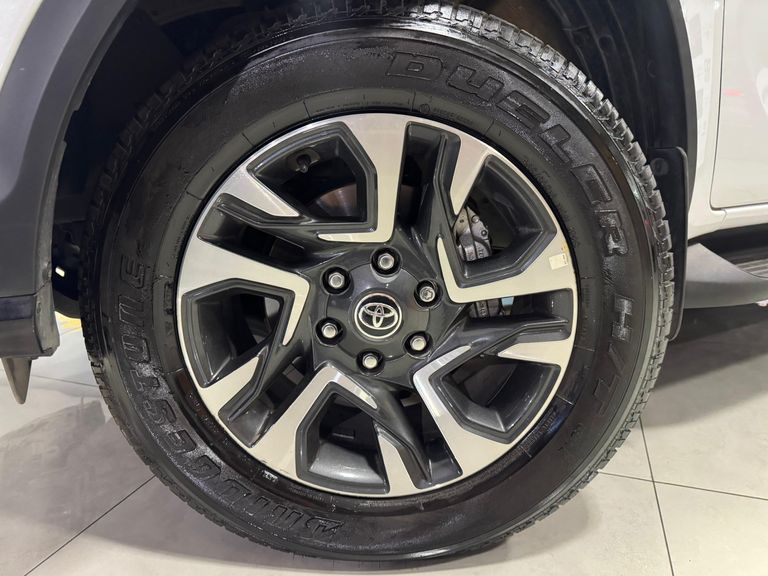 Toyota Hilux SW4 SRX Plat. 4x4 2.8 TB Die. Aut.