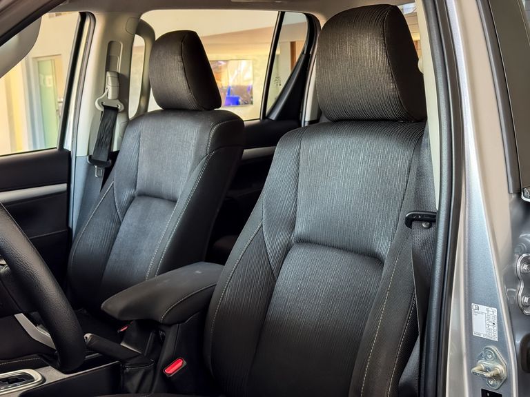 Toyota Hilux CD SR 4x4 2.8 TDI Diesel Aut.