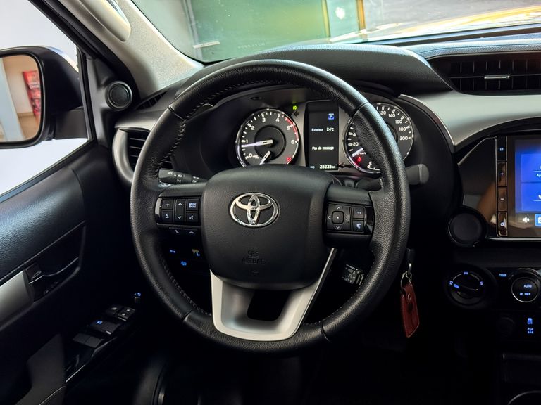 Toyota Hilux CD SR 4x4 2.8 TDI Diesel Aut.
