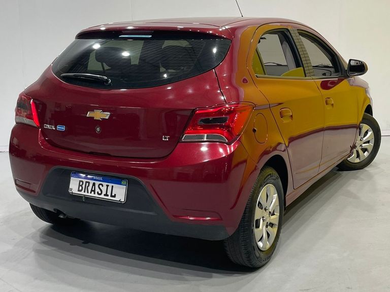 Chevrolet ONIX HATCH LT 1.0 8V FlexPower 5p Mec.