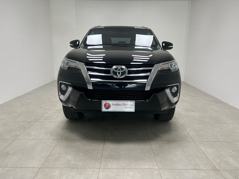 Toyota Hilux SW4 SRX 4x4 2.8 TDI 16V Dies. Aut.
