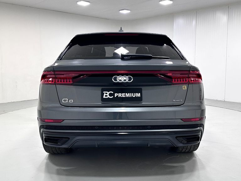 Audi Q8 Perf.Black 3.0 TFSI Quat. S-tr/(Híb.)