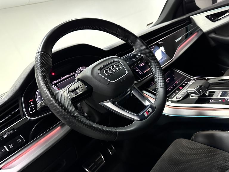 Audi Q8 Perf.Black 3.0 TFSI Quat. S-tr/(Híb.)