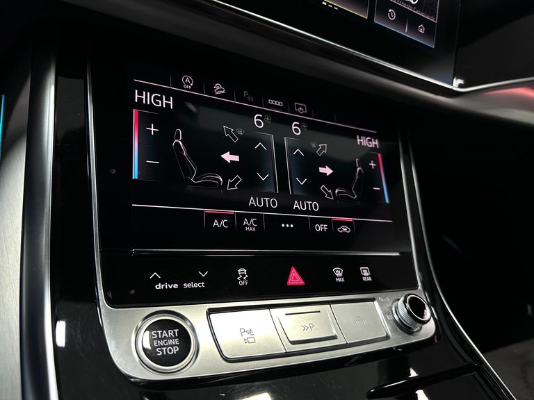 Audi Q8 Perf.Black 3.0 TFSI Quat. S-tr/(Híb.)