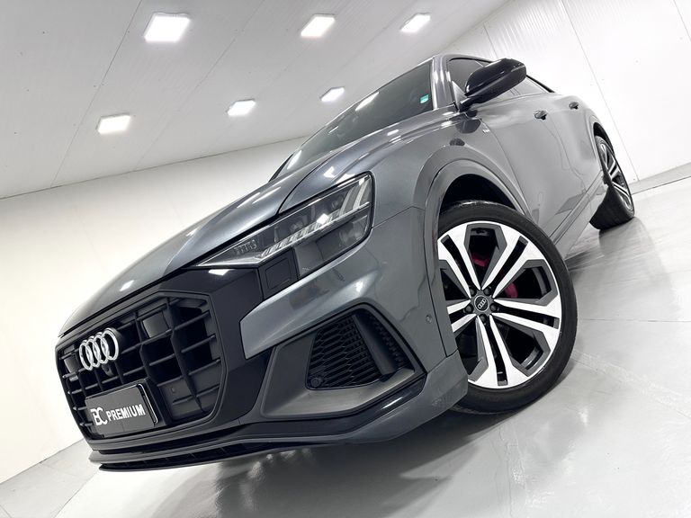Audi Q8 Perf.Black 3.0 TFSI Quat. S-tr/(Híb.)