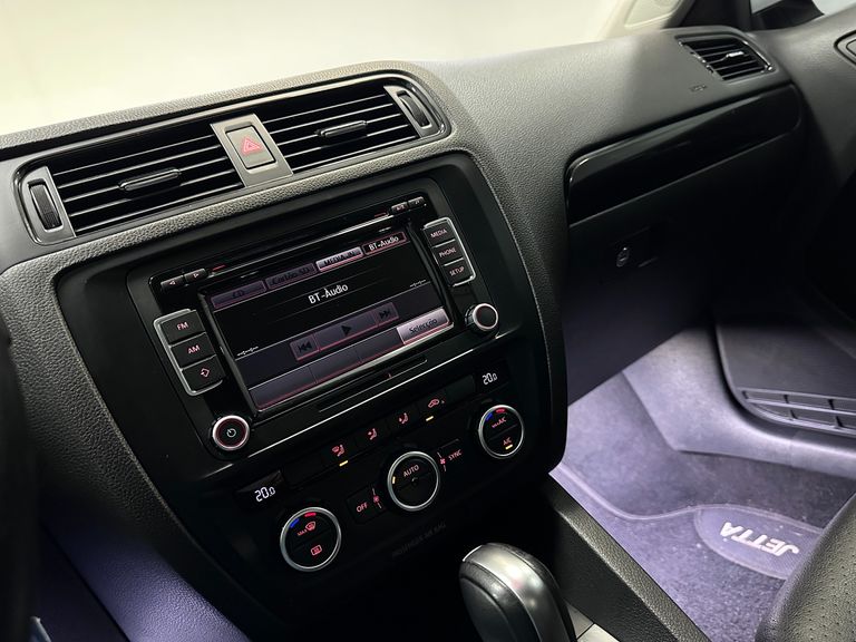 VolksWagen JETTA Comfortline 2.0 T.Flex 8V 4p Tipt.
