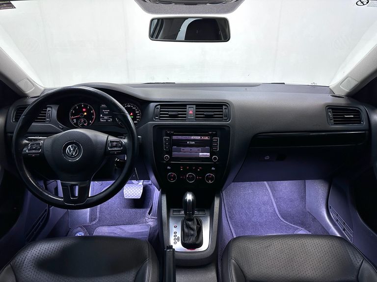VolksWagen JETTA Comfortline 2.0 T.Flex 8V 4p Tipt.