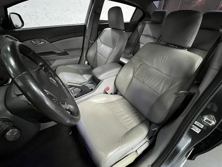 Honda Civic Sedan LXS 1.8/1.8 Flex 16V Aut. 4p