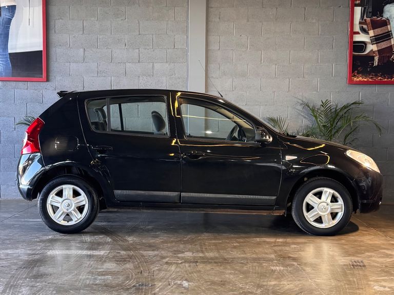 Renault SANDERO Privilège Hi-Flex 1.6 8V 5p