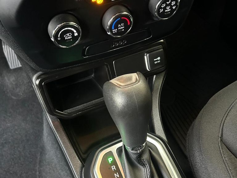 Jeep Renegade Sport 1.8 4x2 Flex 16V Aut.