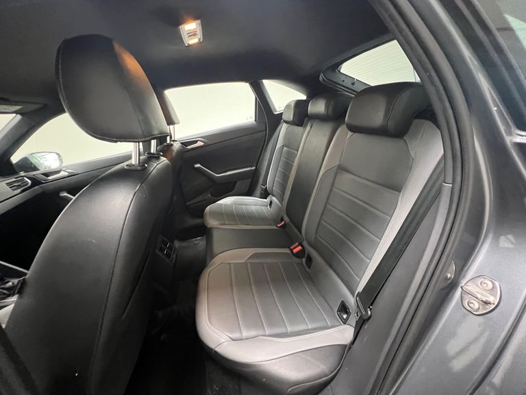 VolksWagen Nivus Highline 1.0 200 TSI Flex Aut.