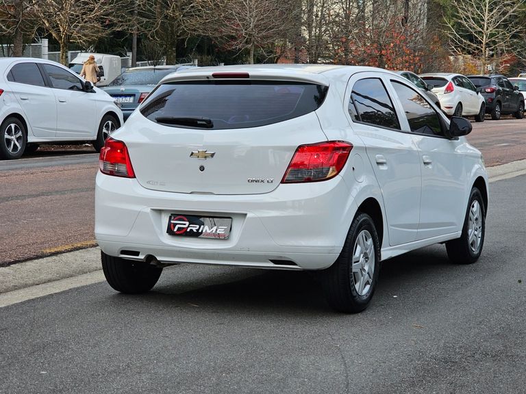 Chevrolet ONIX HATCH LT 1.0 8V FlexPower 5p Mec.
