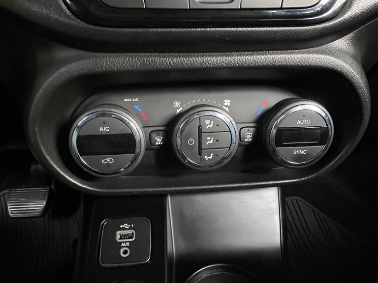 Fiat Toro Freedom 1.8 16V Flex Aut.