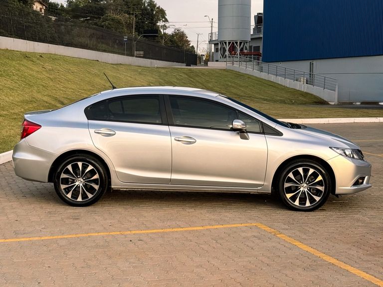 Honda Civic Sedan LXR 2.0 Flexone 16V Aut. 4p