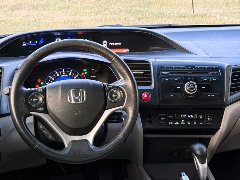 Honda Civic Sedan LXR 2.0 Flexone 16V Aut. 4p