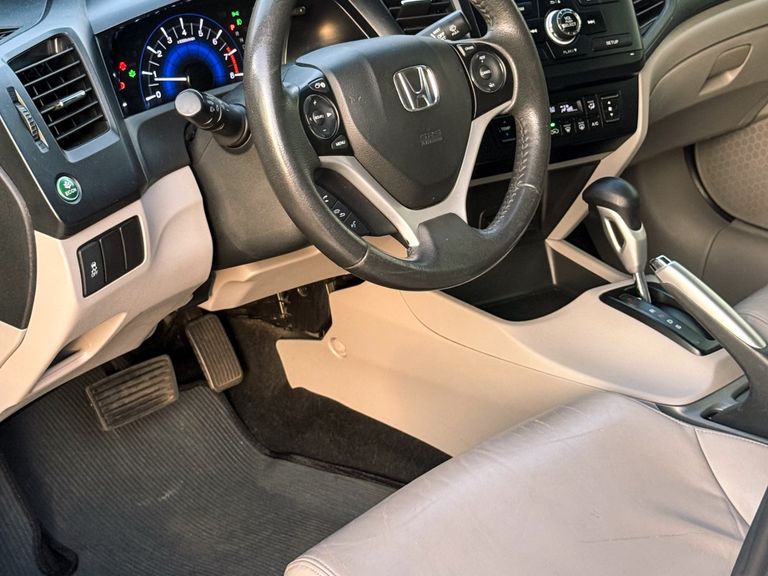 Honda Civic Sedan LXR 2.0 Flexone 16V Aut. 4p
