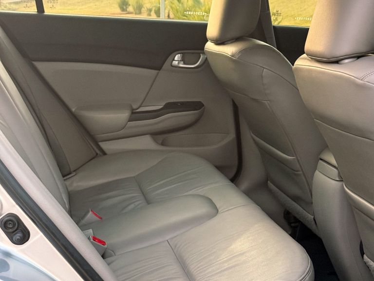 Honda Civic Sedan LXR 2.0 Flexone 16V Aut. 4p