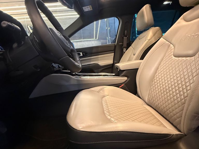 Jeep Commander Overland T270 1.3 TB Flex Aut.