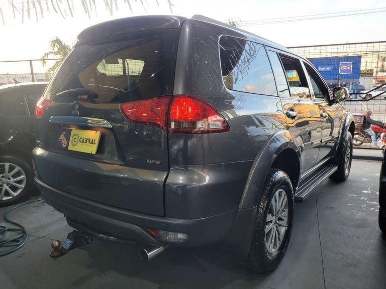Mitsubishi Pajero HPE 3.2 4x4 T.I. Dies. 5p Aut.