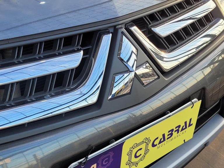 Mitsubishi Pajero HPE 3.2 4x4 T.I. Dies. 5p Aut.