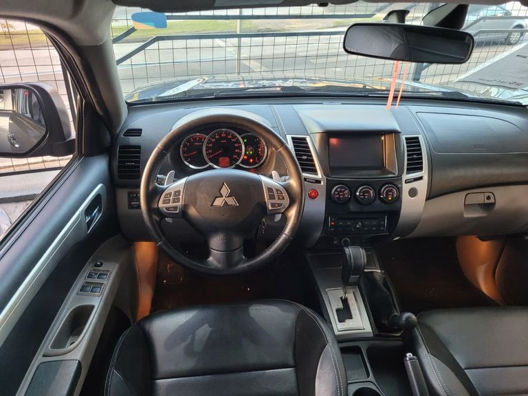 Mitsubishi Pajero HPE 3.2 4x4 T.I. Dies. 5p Aut.