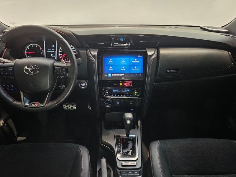 Toyota Hilux SW4 GRS 2.8 TB 4x4 Diesel Aut.