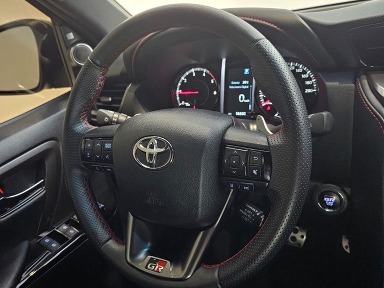 Toyota Hilux SW4 GRS 2.8 TB 4x4 Diesel Aut.