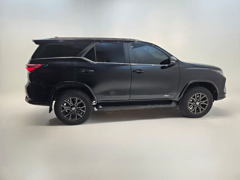 Toyota Hilux SW4 GRS 2.8 TB 4x4 Diesel Aut.