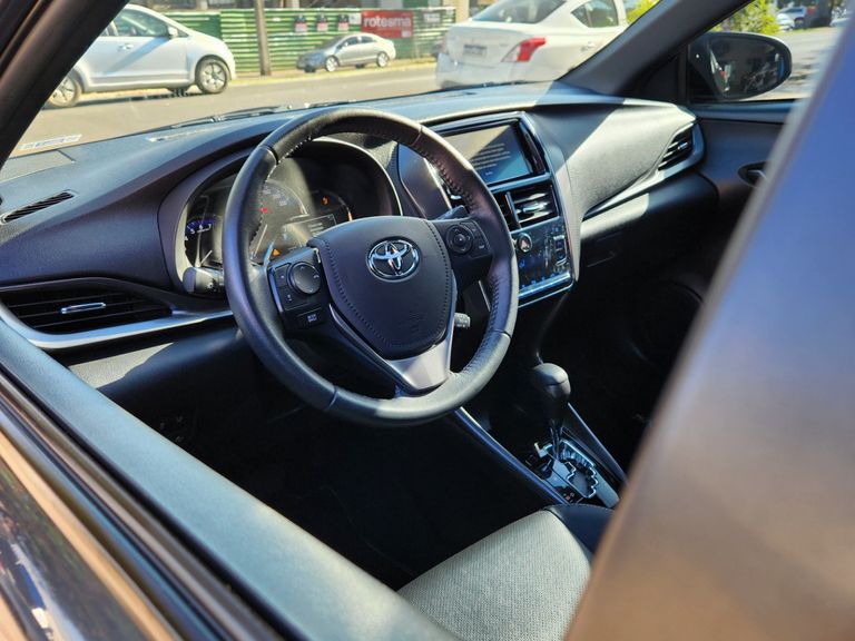 Toyota YARIS XLS 1.5 Flex 16V 5p Aut.