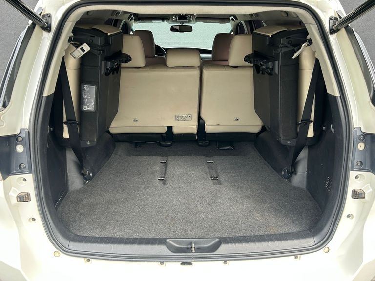 Toyota Hilux SW4 SRX Diamo. 4x4 2.8 TB Die Aut.