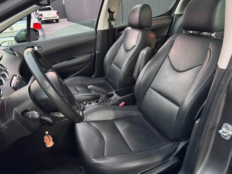 Peugeot 308 Feline 2.0 Flex 16V 5p Aut.