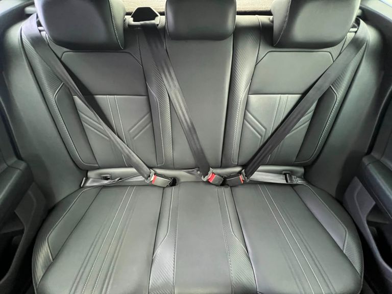 VolksWagen Nivus Highline 1.0 200 TSI Flex Aut.