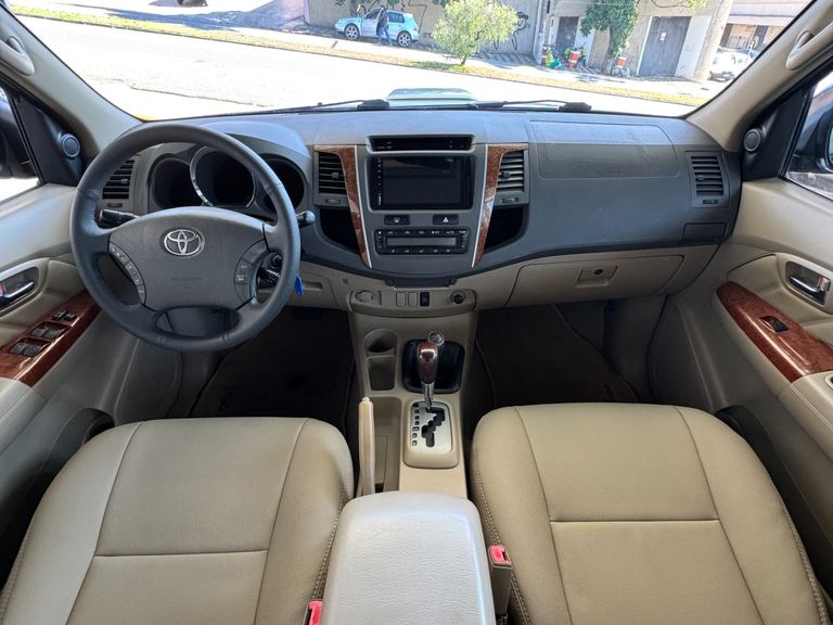 Toyota Hilux SW4 SRV D4-D 4x4 3.0 TDI Dies. Aut
