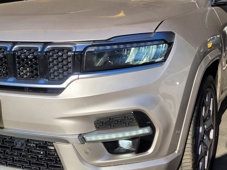 Jeep Commander Overland T270 1.3 TB Flex Aut.