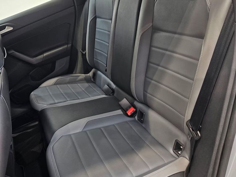 VolksWagen Nivus Highline 1.0 200 TSI Flex Aut.