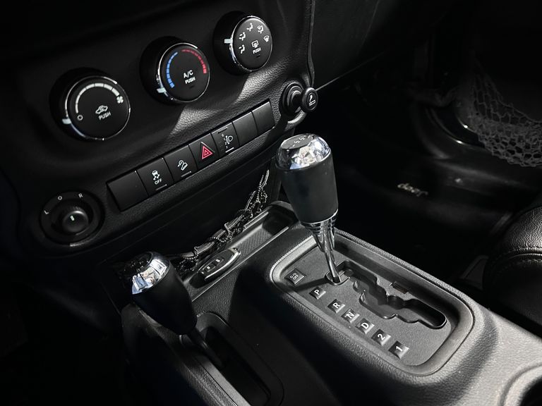 Jeep Wrangler Sport 3.8 V6 199cv