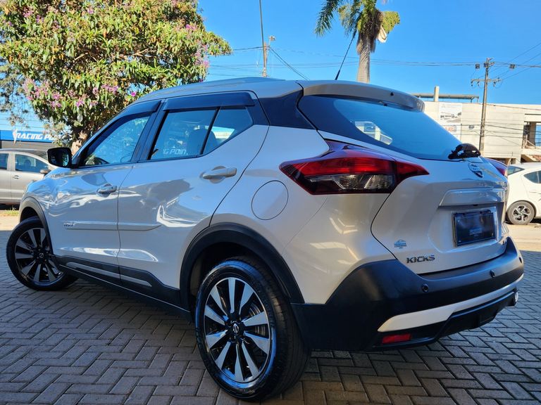 Nissan KICKS SV 1.6 16V FlexStar 5p Aut.