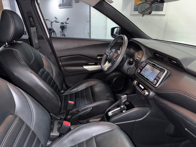 Nissan KICKS SL 1.6 16V FlexStar 5p Aut.