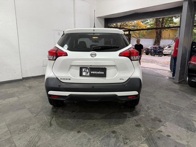 Nissan KICKS SL 1.6 16V FlexStar 5p Aut.