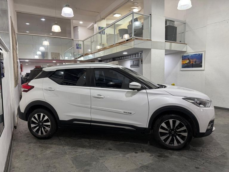 Nissan KICKS SL 1.6 16V FlexStar 5p Aut.