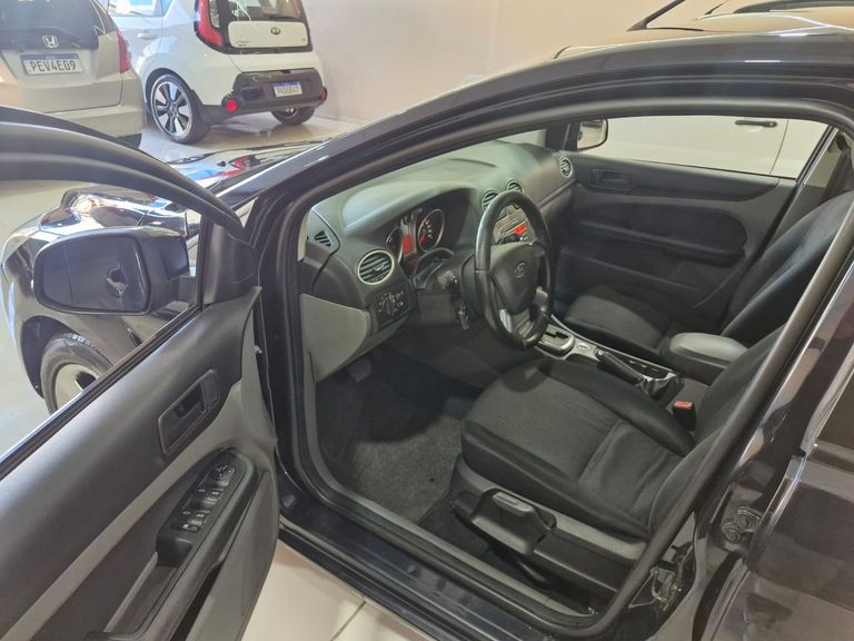 Ford Focus 2.0 16V/SE/SE Plus Flex 5p Aut.
