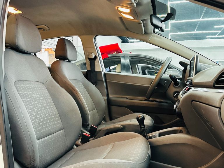 Hyundai HB20S Comfort Plus 1.0 Flex 12V Mec.