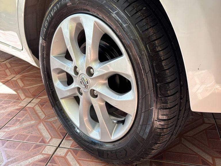 Nissan MARCH SV 1.6 16V FlexStart 5p Mec.