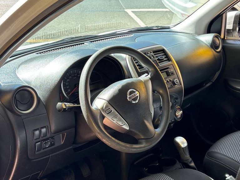Nissan MARCH SV 1.6 16V FlexStart 5p Mec.