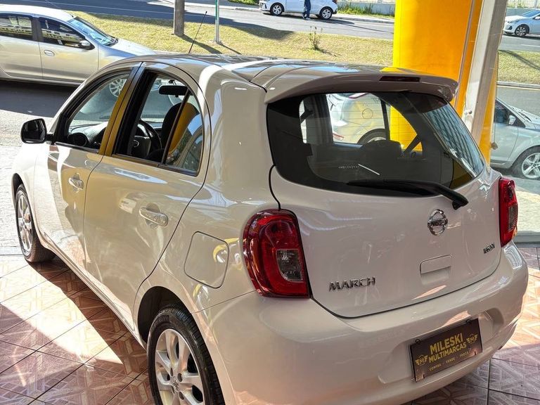 Nissan MARCH SV 1.6 16V FlexStart 5p Mec.