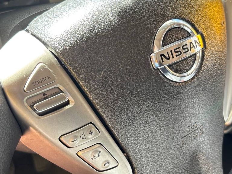 Nissan MARCH SV 1.6 16V FlexStart 5p Mec.