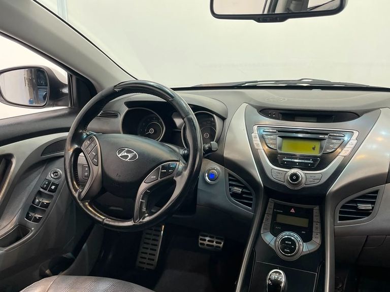 Hyundai Elantra GLS 1.8 16V Aut.