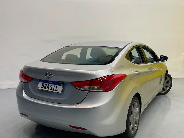 Hyundai Elantra GLS 1.8 16V Aut.