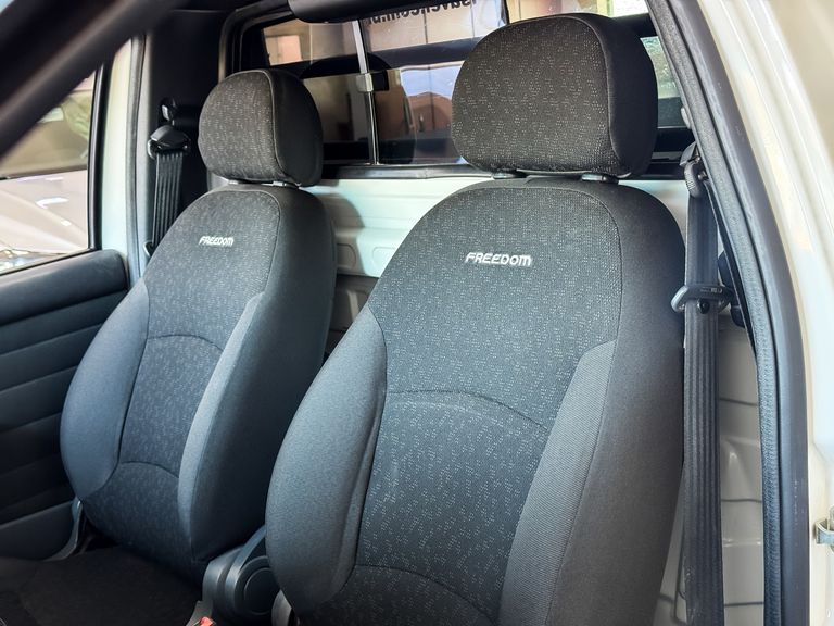 Fiat Strada Freedom 1.4 Flex 8V CS
